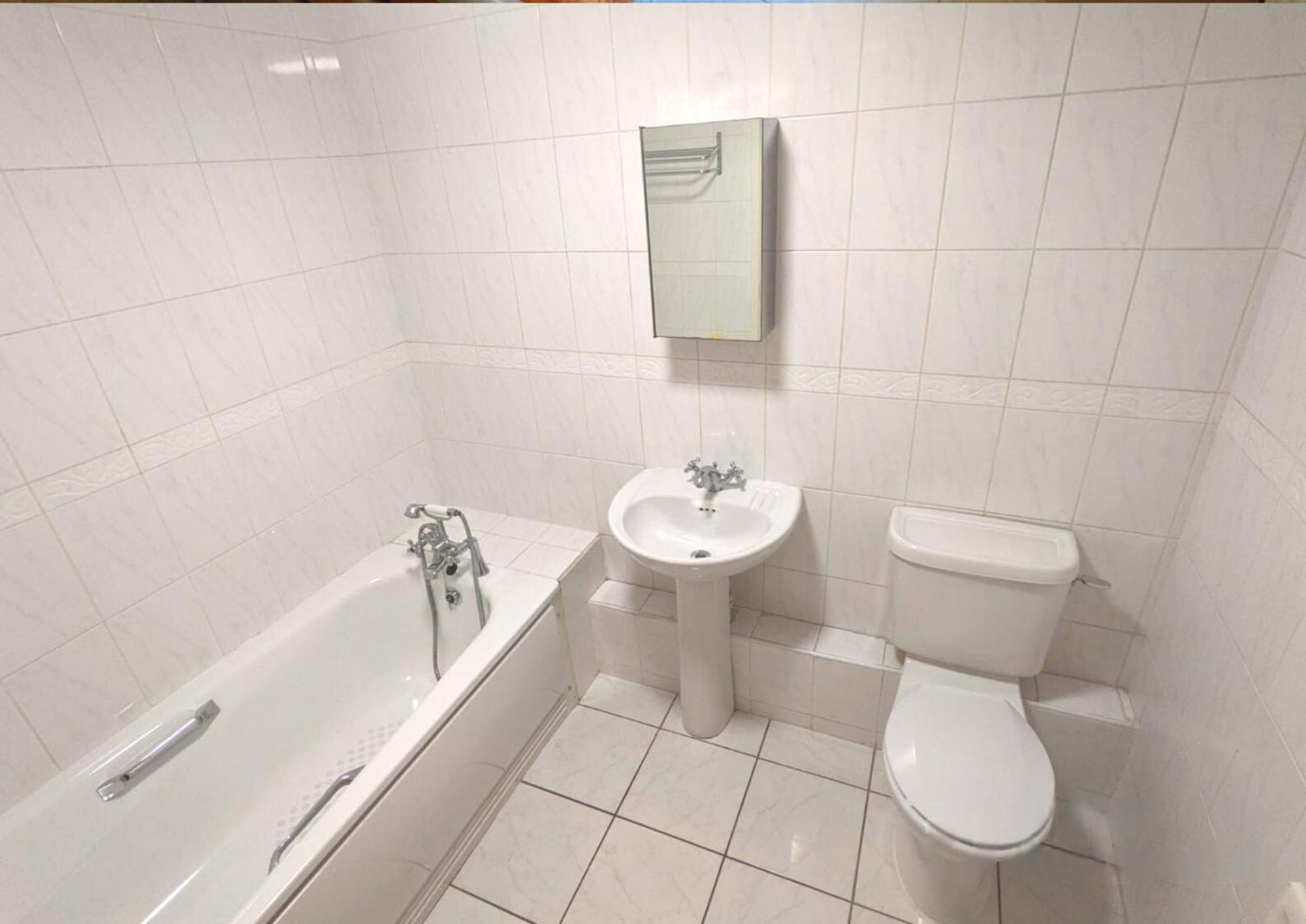 2 Bed City Centre Apt, Free Parking - Albert Clock, Customs House Belfast Exterior foto